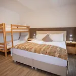 מלון Hotel Samerhof - Badestrand Inklusive 4*
